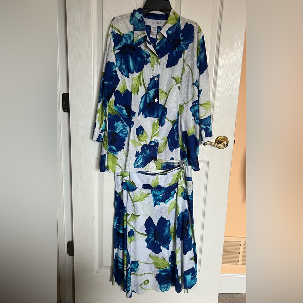 Sag Harbor Floral Blue Green Collared Shirt w/ Skirt Set - Size 12